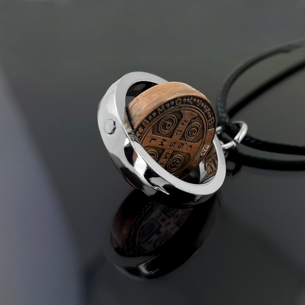 Новое ожерелье с медалью Свято – обзор и цена The Jewelry & Watches